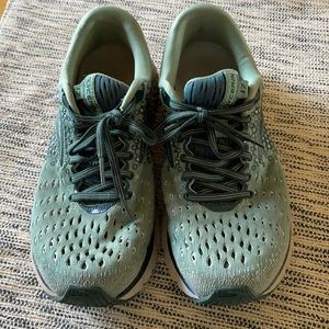 Brooks running shoes 👟